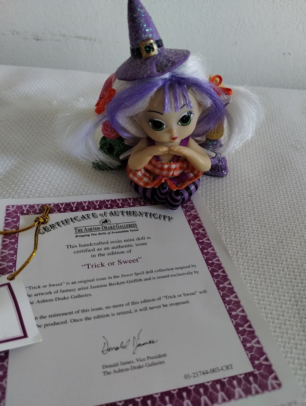 Jasmine Beckett Griffith Sweet Spell doll Collection Trick or Sweet